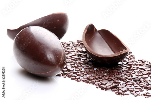 Uova di cioccolato fondente