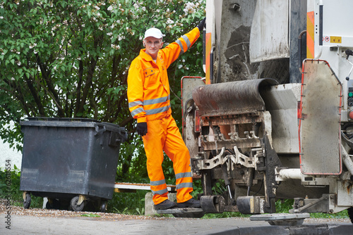 Urban recycling waste and garbage services