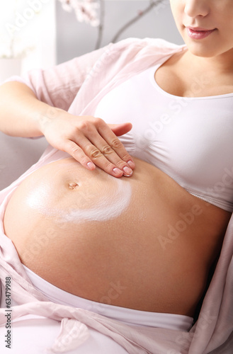 Piękny ciążowy brzuch