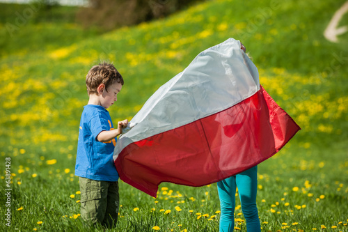  children with Polish flag