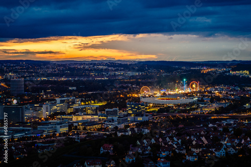 Blick auf Stuttgart und das Cannstatter Volksfest