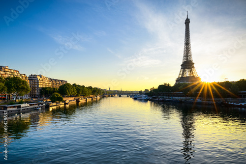 Sunrise at the Eiffel tower, Paris