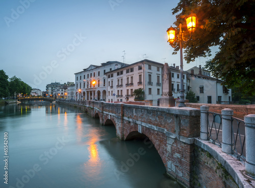 ponte dante treviso at night