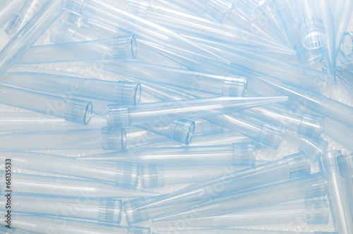 Many plastic pipette