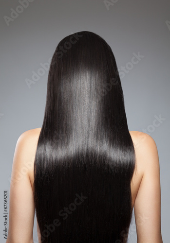 Długie proste włosy
