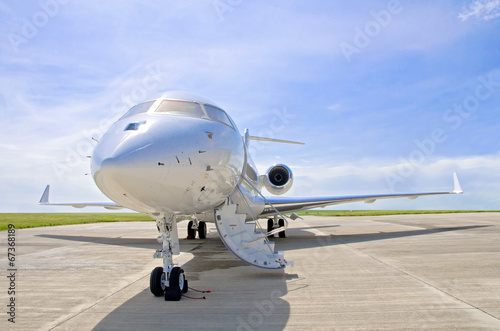 Luxury Private Jet Airplane - Side view - Bombardier Global