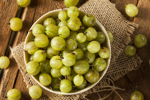 Organic Raw Green Gooseberries