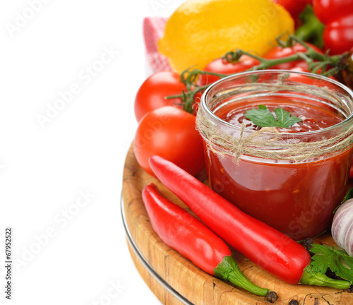 Tomato sauce with vegetables
