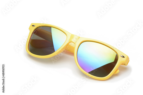 Gafas de sol de color amarillo
