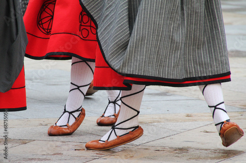 Bailarinas de danza folklórica vasca