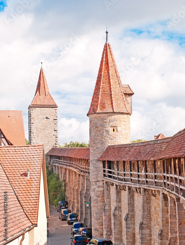 Die begehbare Stadtmauer von Rothenburg mit Wachtürmen