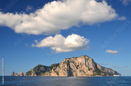 Malowniczy letni pejzaż wyspy Capri we Włoszech