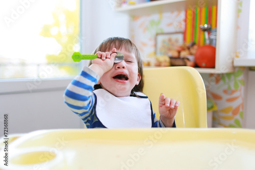 crying toddler boy dont want to eat