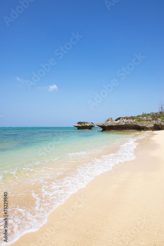 沖縄のビーチ・与久田海岸