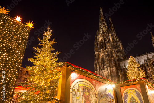 cologne cathedral with christmas market