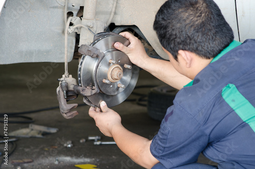 brake disc with technician