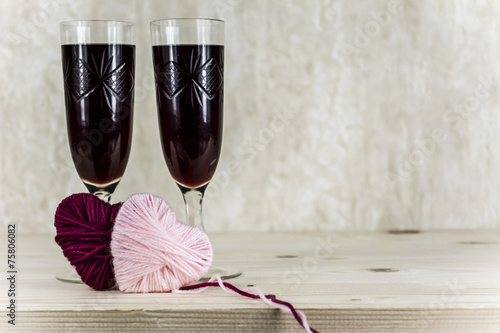 heart of woolen yarn and pomegranate wine