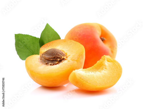 Ripe apricots with slice