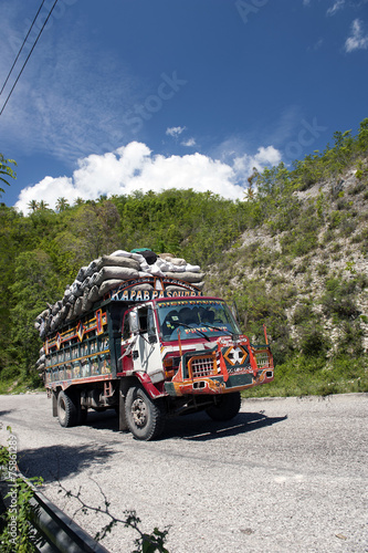 Überladener LKW, Haiti