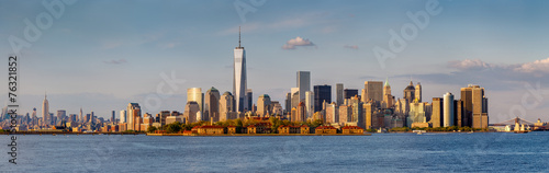 Panoramic view of Downtown Manhattan and New York skyscrapers