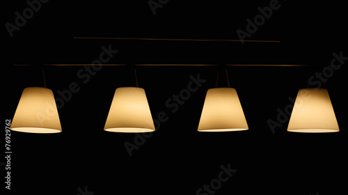 4 lampes