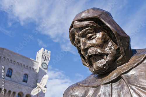 francesco grimaldi statue