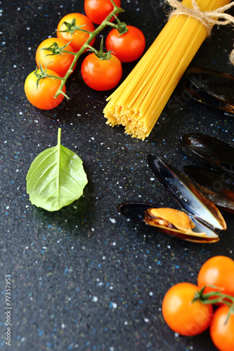 spaghetti with vegetables and mussels