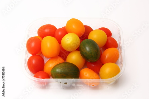 Tomates cherry envasados