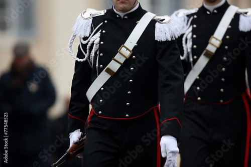 carabinieri in marcia