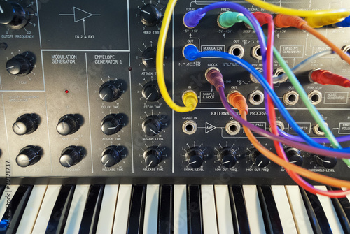 Analog synthesizer with patch cords