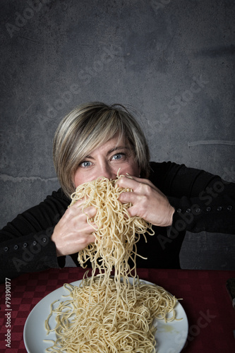 spaghetti time for uneducated woman