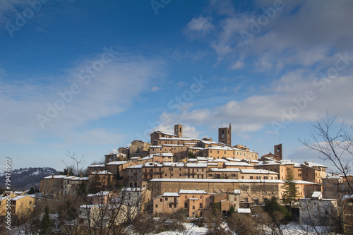 Borgo medievale di Sarnano nella regione Marche - Italia