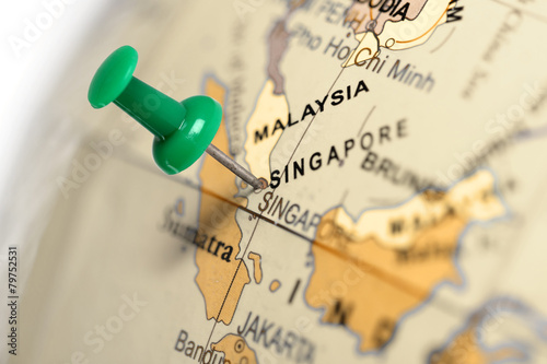 Location Singapore. Green pin on the map.