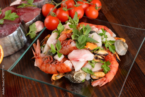 Main courses of bonito tuna, shellfish