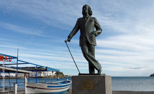 Cadaquès statue Dali