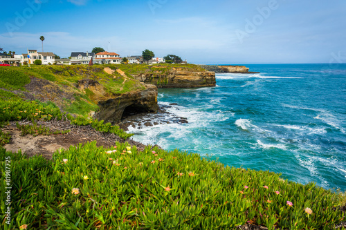 View of cliffs along the Pacific Ocean, in Santa Cruz, Californi