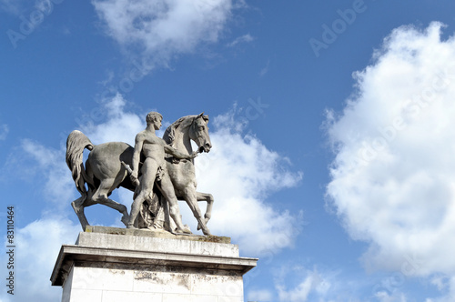 Statue d'un guerrier Romain sur le pont d'Iéna à Paris
