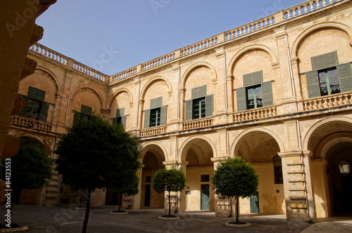 Cour intérieur du palais magistral ou palais du grand maître 