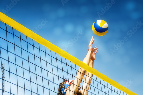 Beachvolleyball player net