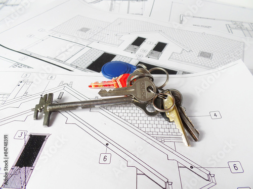 klucze i plany domu