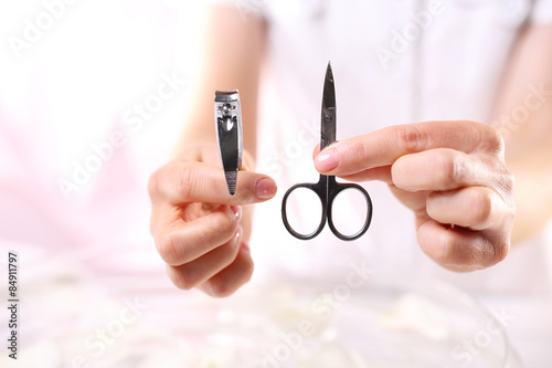 Obcinanie paznokci, pielęgnacja dłoni Stylizacja paznokci