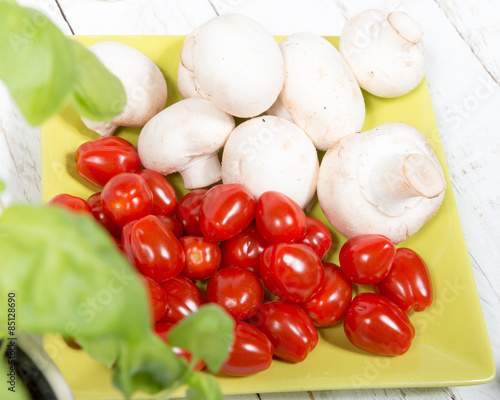 tomatoes and mushrooms
