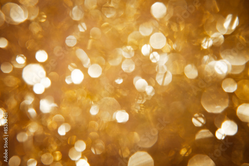 Bokeh in schillerndem Gold