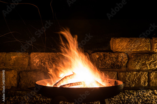 Lagerfeuer, Flammen Faszination Feuerschale, Fire Bowl, Glut, Feuerholz