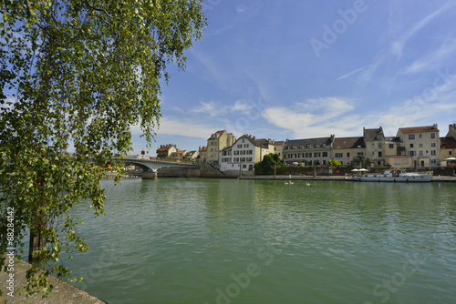 Lagny-sur-Marne (77400) sur les quais, département de Seine-et-Marne en région Île-de-France, France