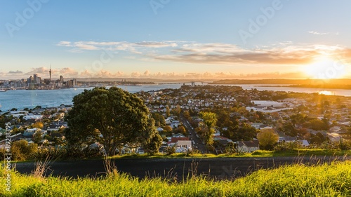 auckland the capital of new zealand with its impressive skyline