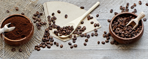 Kaffeefilter mit Bohnen und Filter