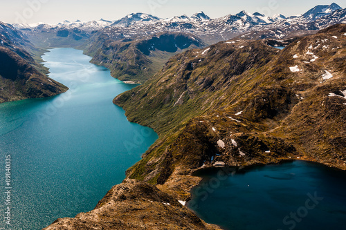 jezioro górskie Gjende, Jotunheimen, Norwegia