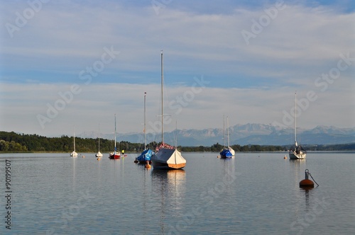 Greifensee mit Segelbooten, Schweiz