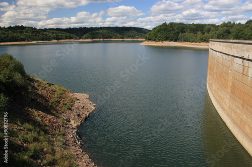 Barrage de Bort-les-Orgues.